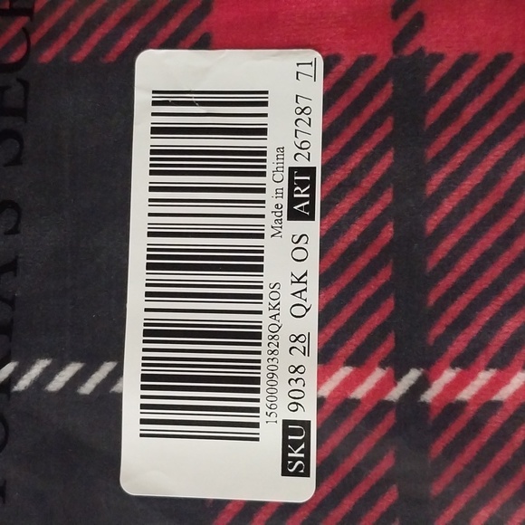 Victoria Secret Blanket - Picture 4 of 4